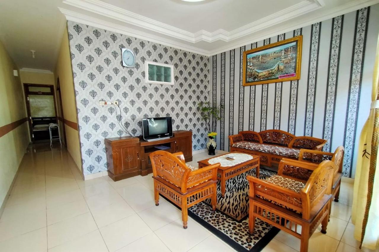 Villa Neza Sarangan Zewnętrze zdjęcie