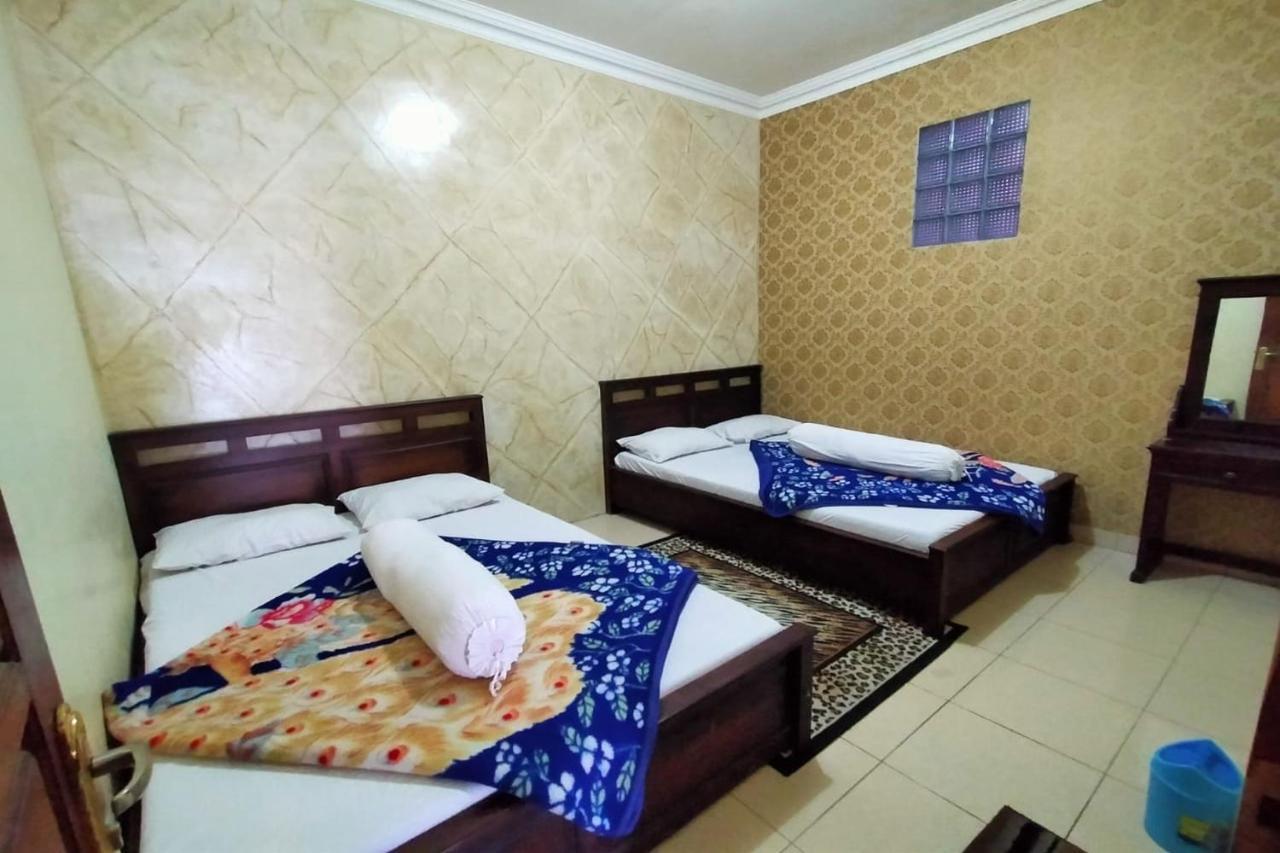 Villa Neza Sarangan Zewnętrze zdjęcie